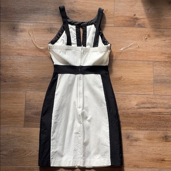 Mini dress - Picture 5 of 6